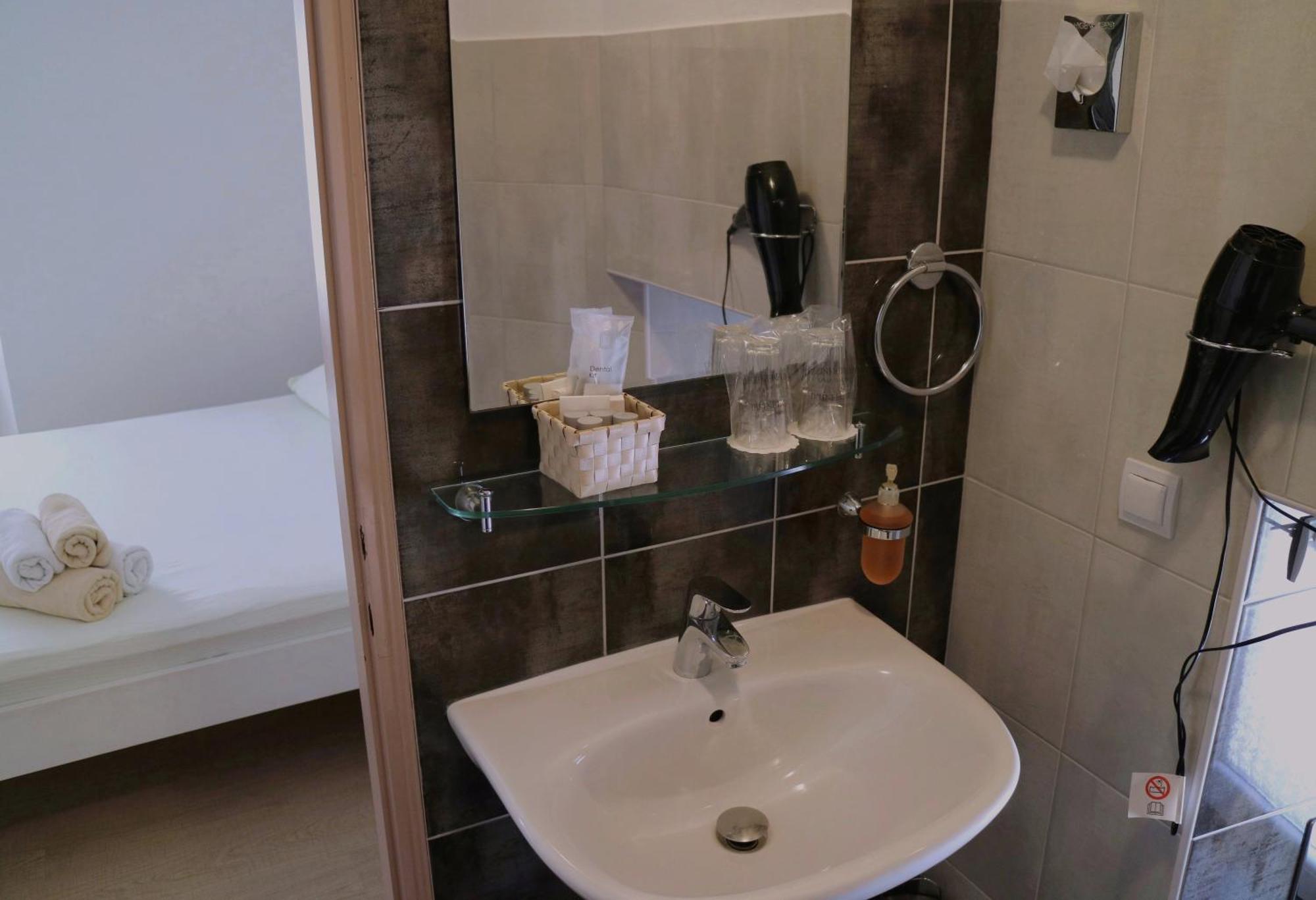 Studio Apartments & Rooms Lela, Sipan Island Sipanska Luka  Room photo
