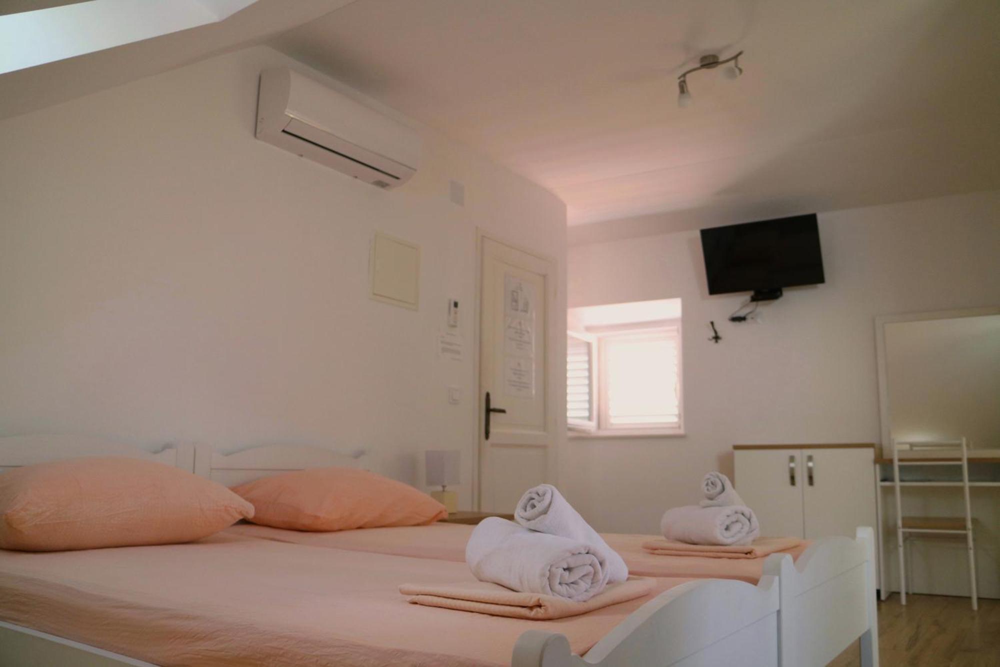 Studio Apartments & Rooms Lela, Sipan Island Sipanska Luka  Room photo